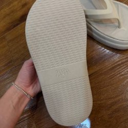 Резиновые сабо Zara - фото 3