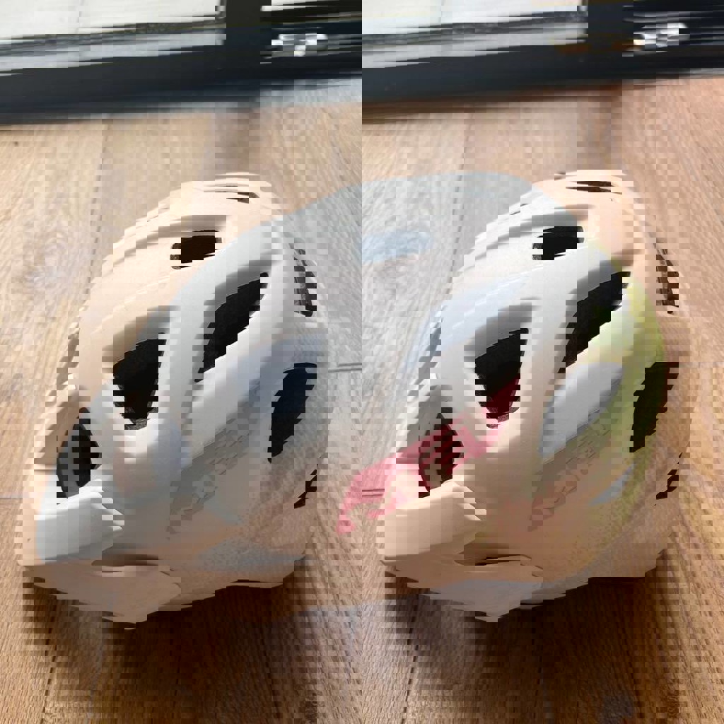 Спортивный шлем