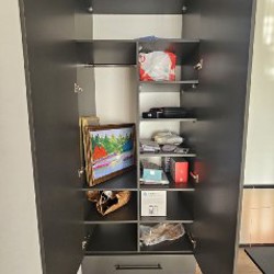 Высокий вместительный шкаф для одежды - фото 2