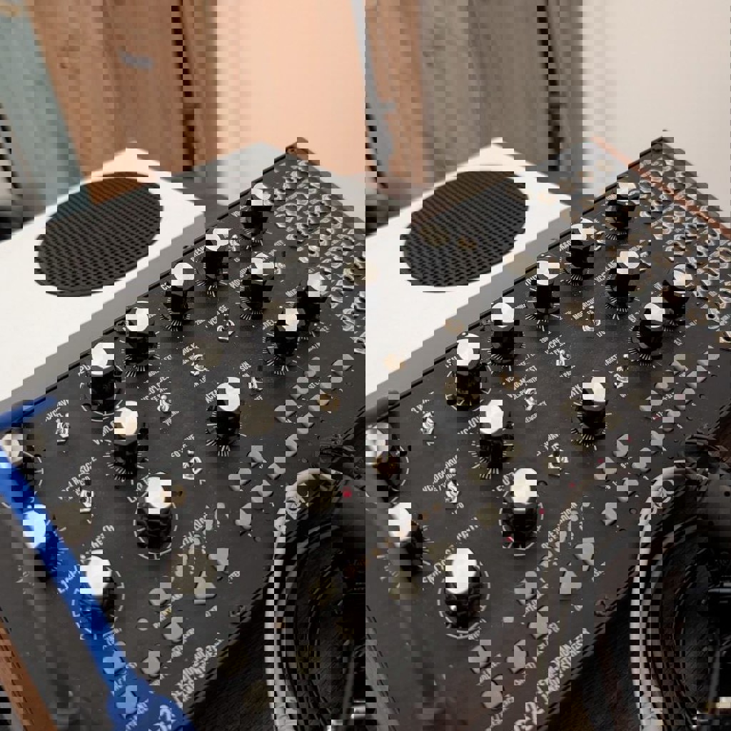 Синтезатор Moog Mother-32