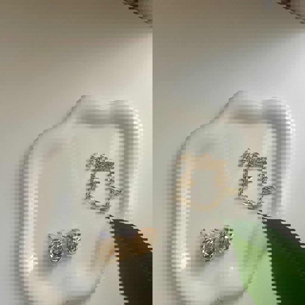 Серьги золотистого цвета