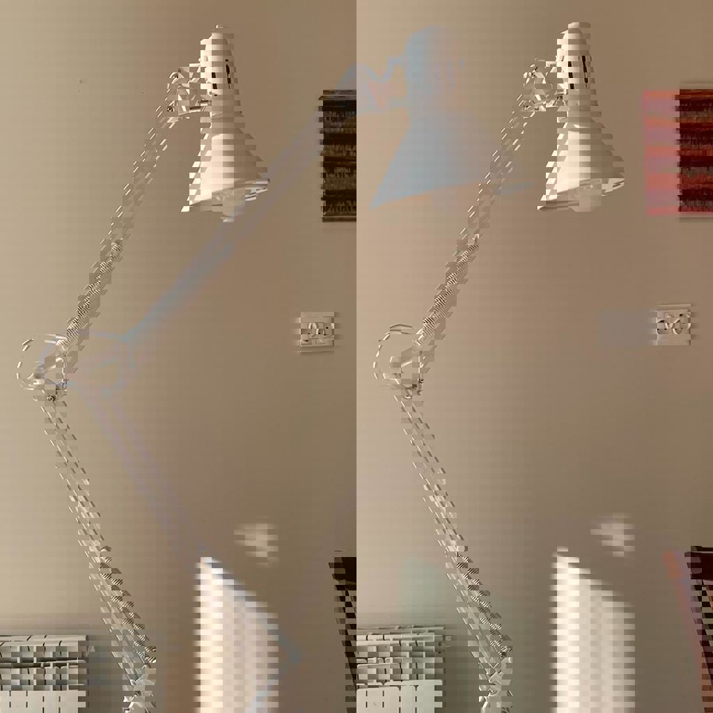 Настольная лампа