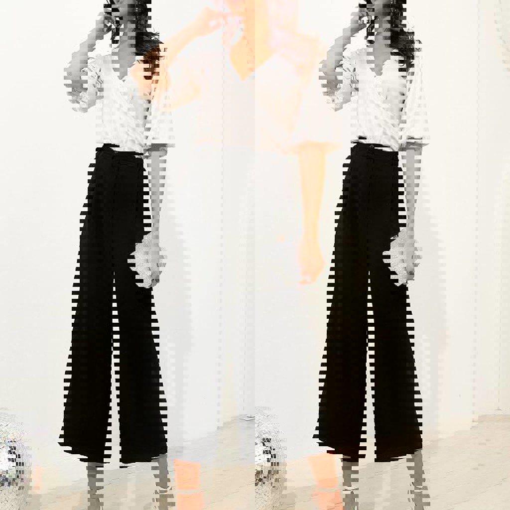 Широкие классические брюки