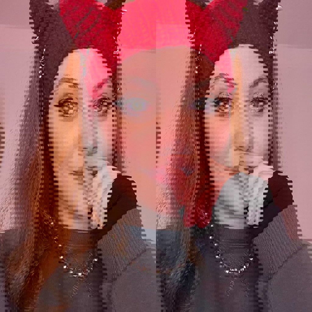 Повязка с ушками и пирсингом