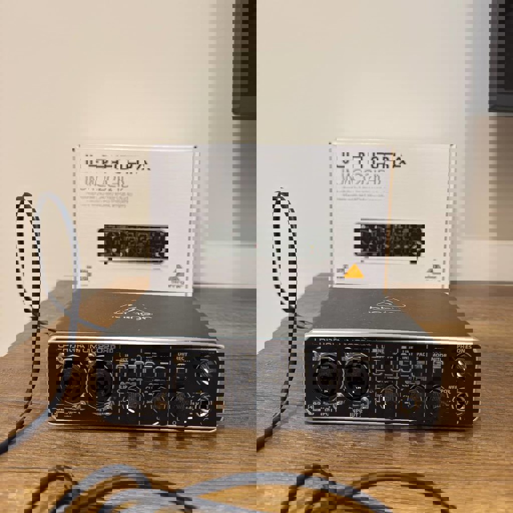 Аудиоинтерфейс BEHRINGER U-PHORIA UMC202HD