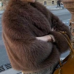 Шуба из искусственного меха - фото 2