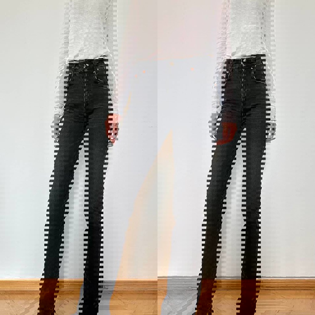 Джинсы Uniqlo U Stright