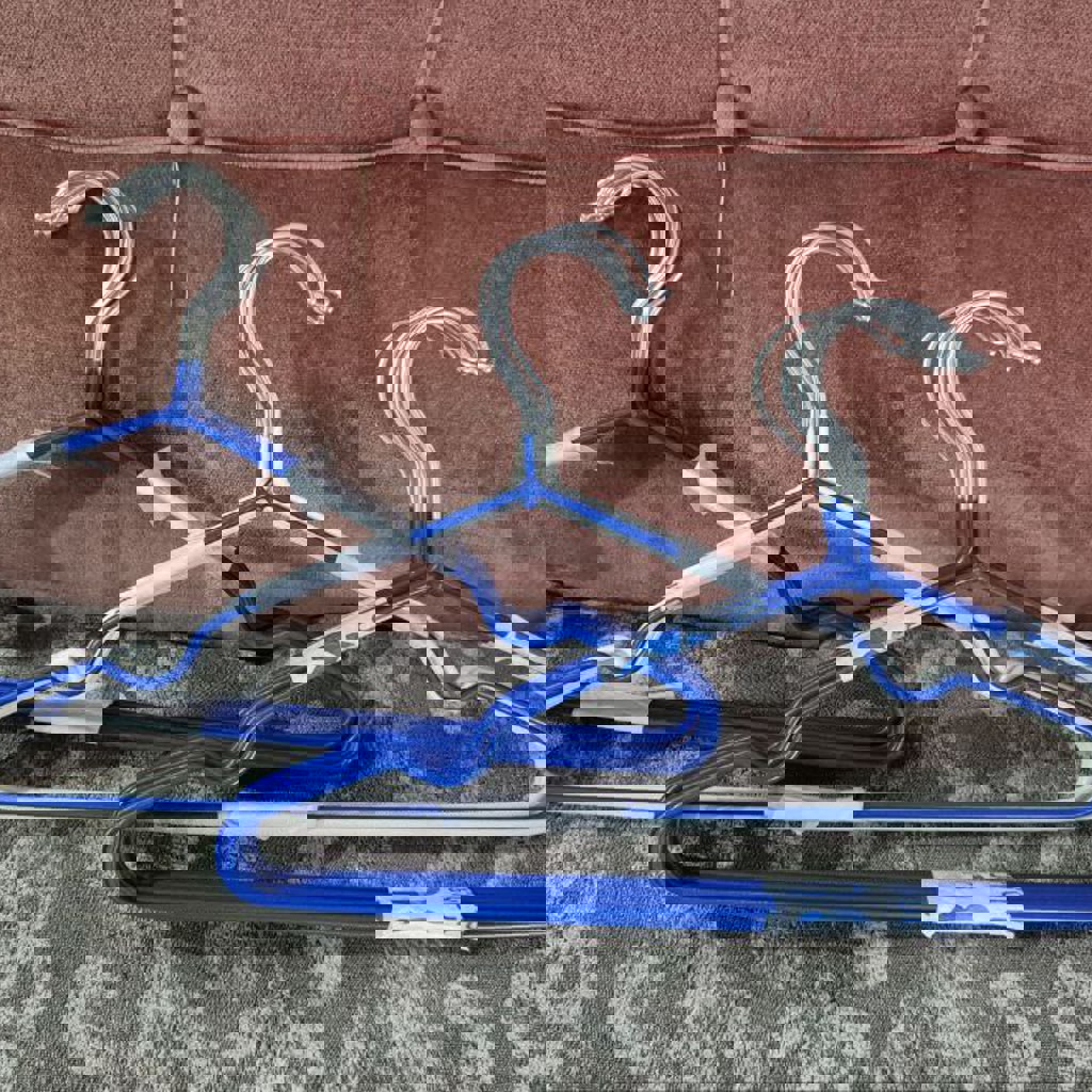 Вешалки прорезиненные белые