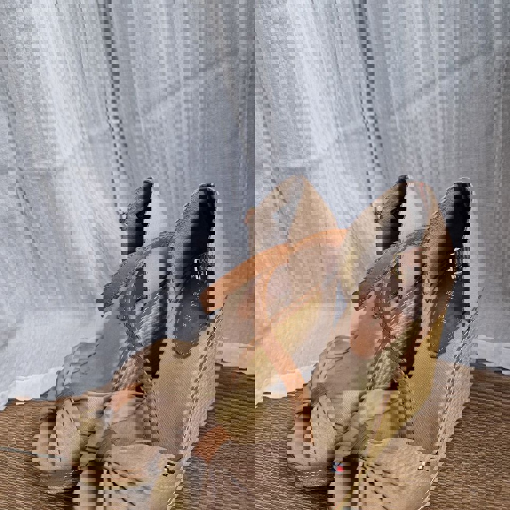 Туфли на танкетке