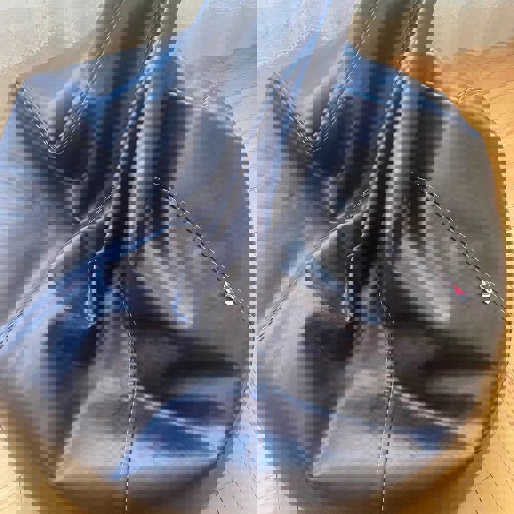 Большой кожаный пуф