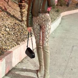 Высокие сапоги с необычным каблуком - фото 4