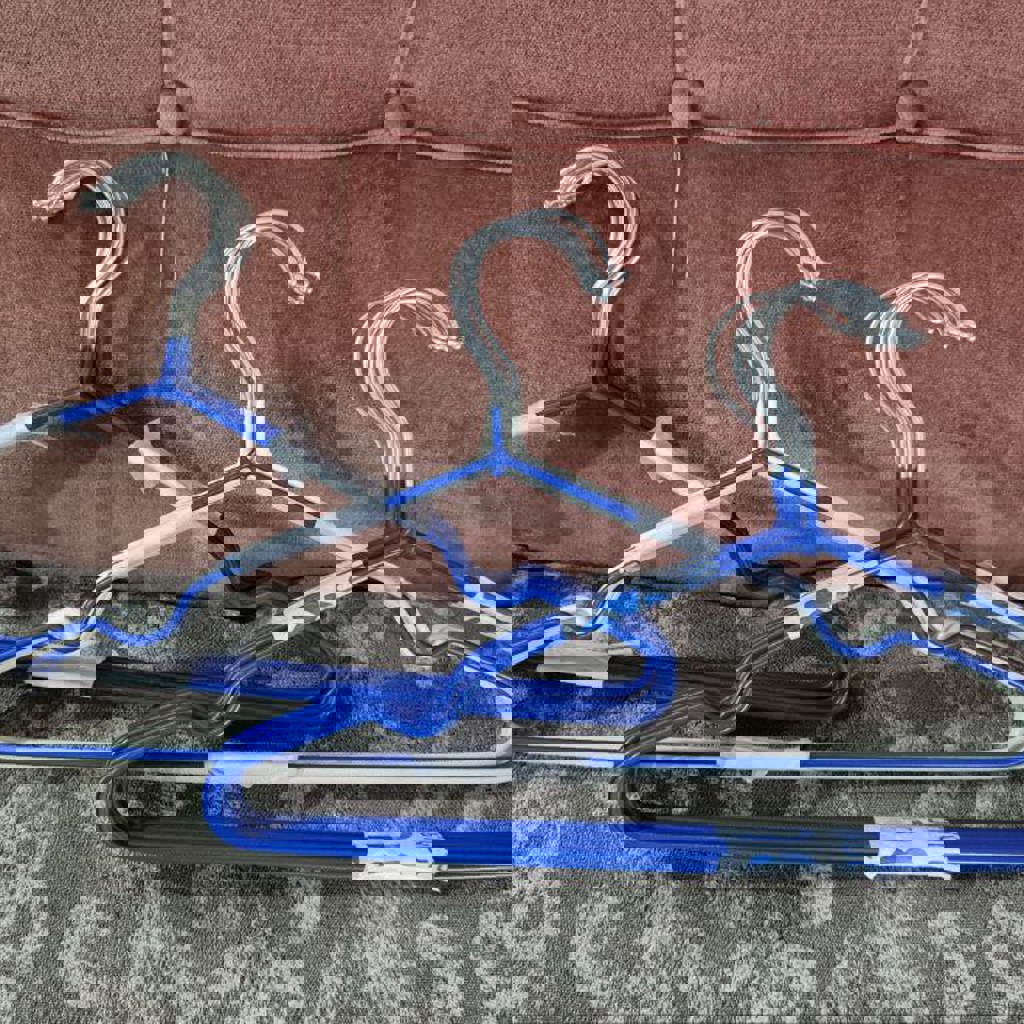 Вешалки прорезиненные белые