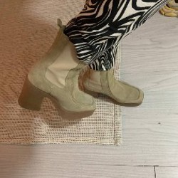 Ботинки на каблуке - фото 2