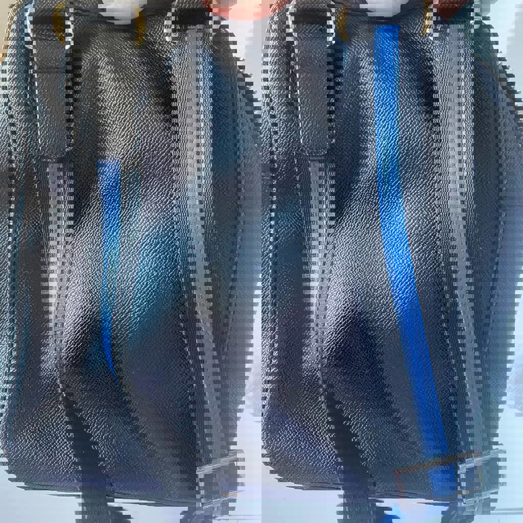 Сумка с большим количеством отделений