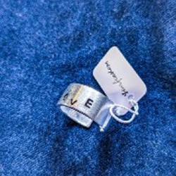 Серебряное кольцо Love - фото 2