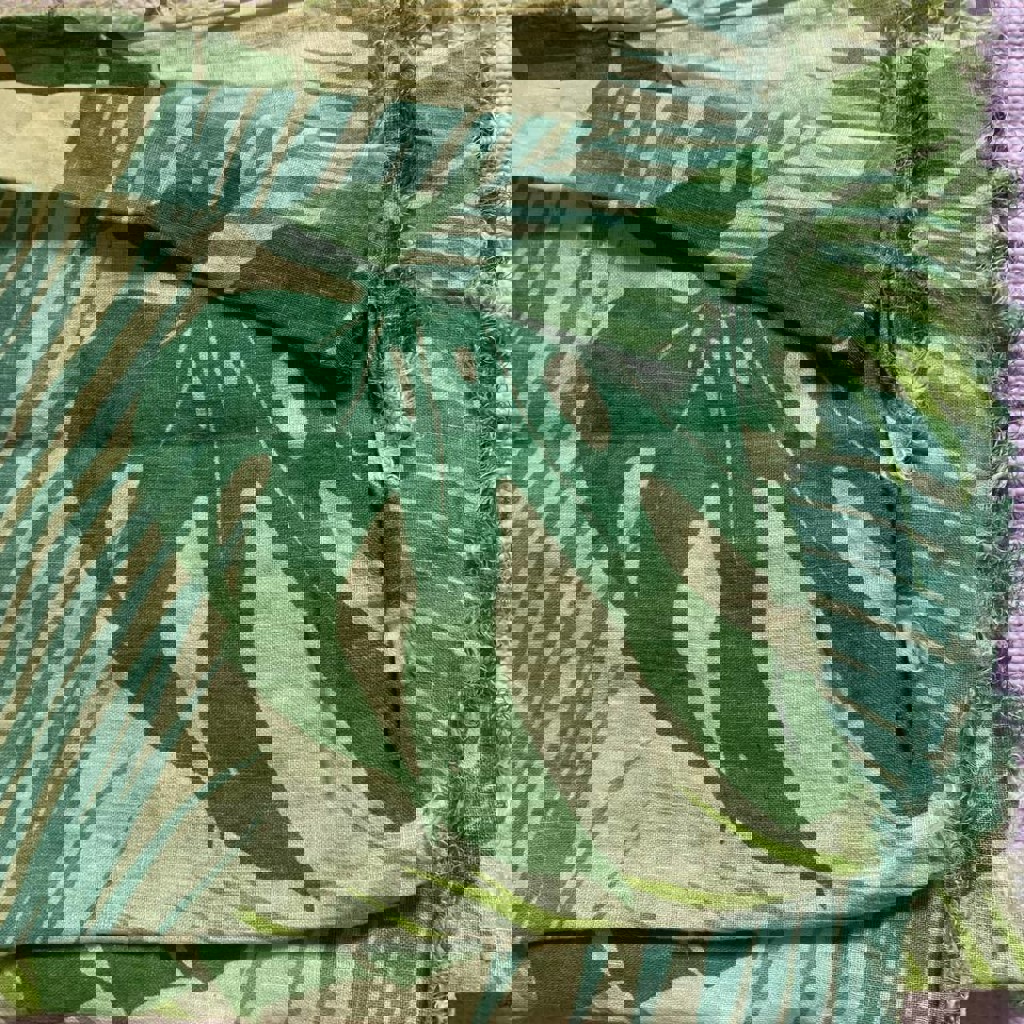 Кусок льняной ткани