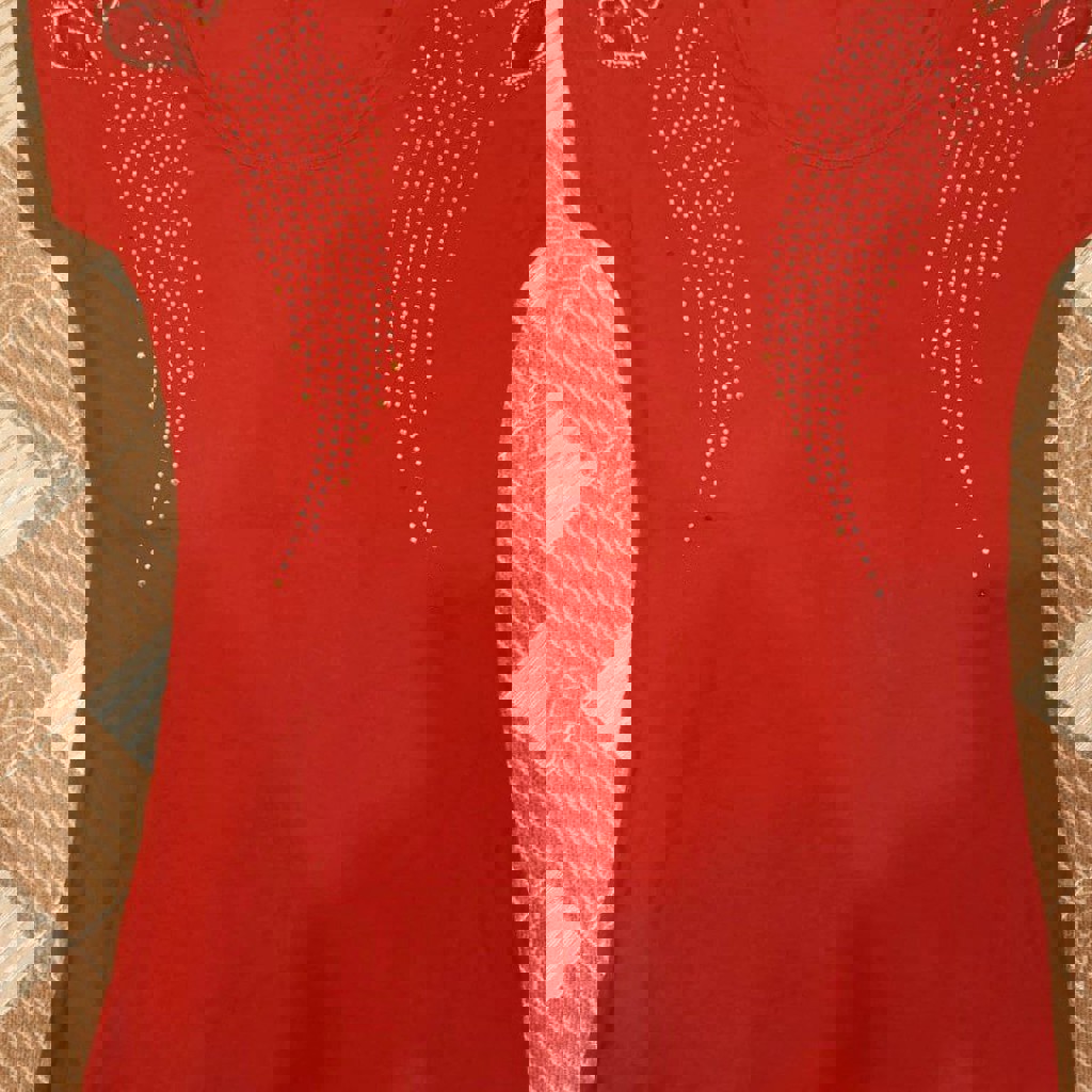 Футболка красная с поцелуйчиками