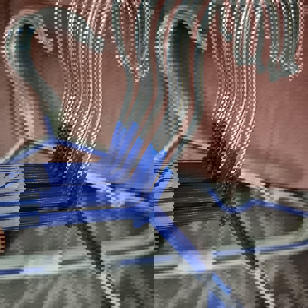 Вешалки прорезиненные синие