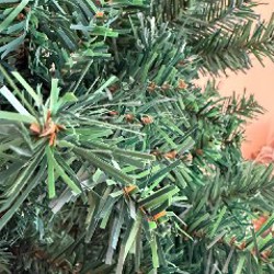 Искусственная новогодняя елка - фото 2