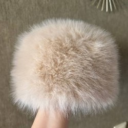 Шапка бежевая искусственный мех - фото 1
