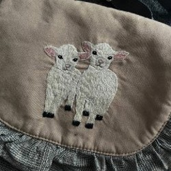 Сумочка с вышивкой овечек - фото 2