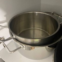 Кастрюли и сковорода - фото 2