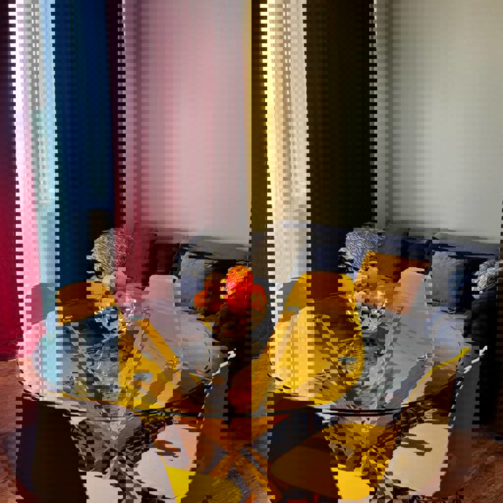 Стол стеклянный