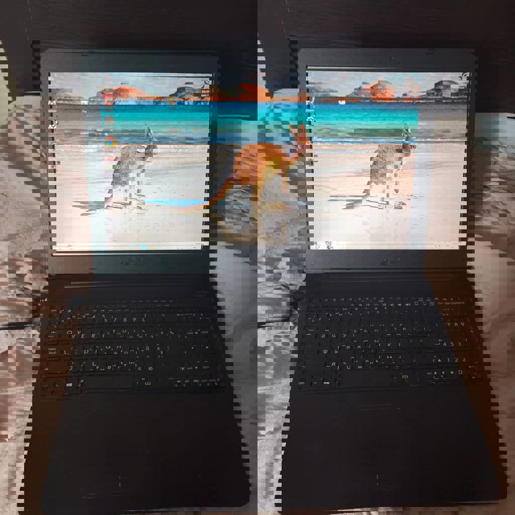 Ноутбук ASUS Vivobook X556UQ