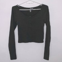 Зеленый кроп-лонгслив - фото 1