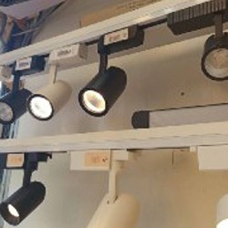 Потолочный рельсовый трековый светильник - фото 5