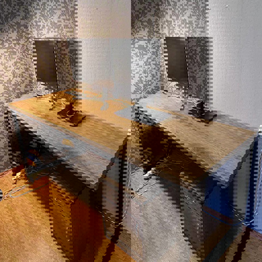 Стол большой