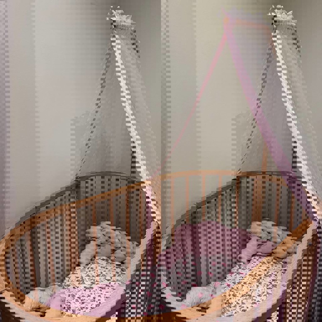 Кроватка детская с маятником