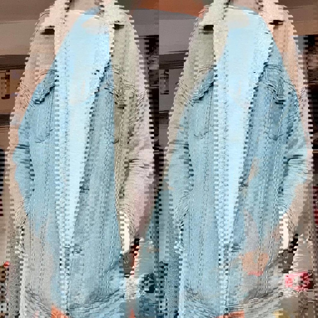 Теплая куртка - джинсовка с мехом