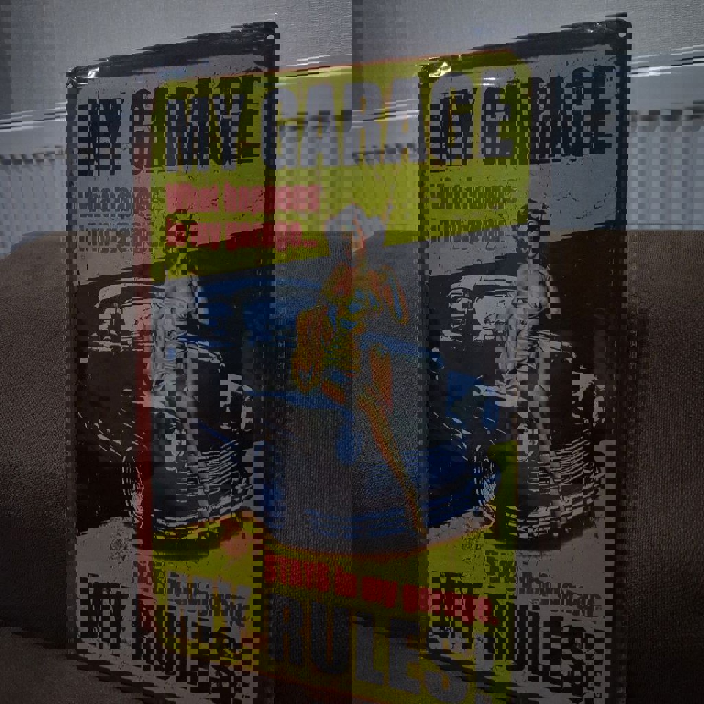 Металлический постер в ретро стиле