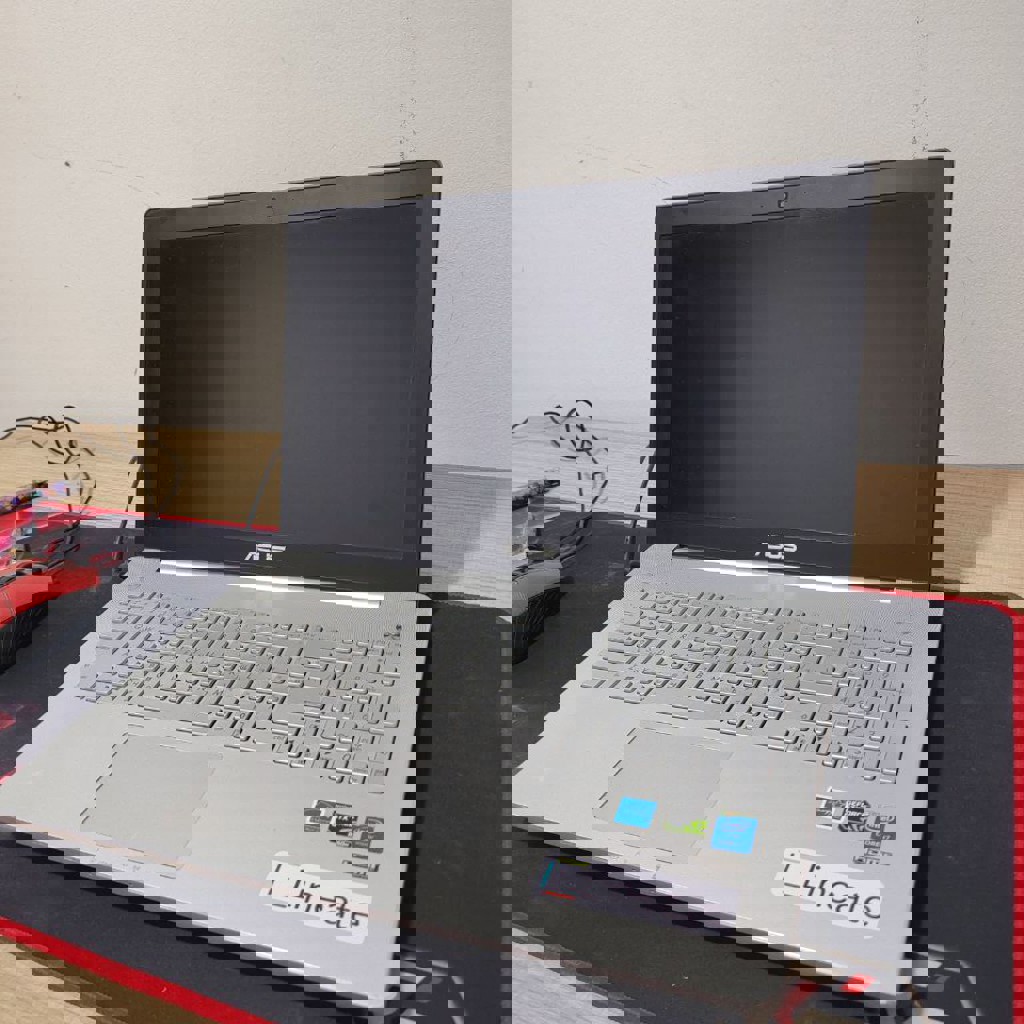 Ноутбук в идеальном состоянии