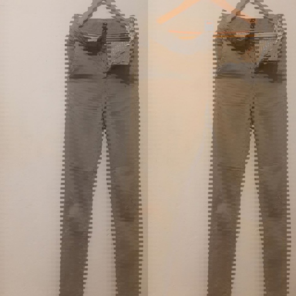 Levi's чиносы бежевого цвета