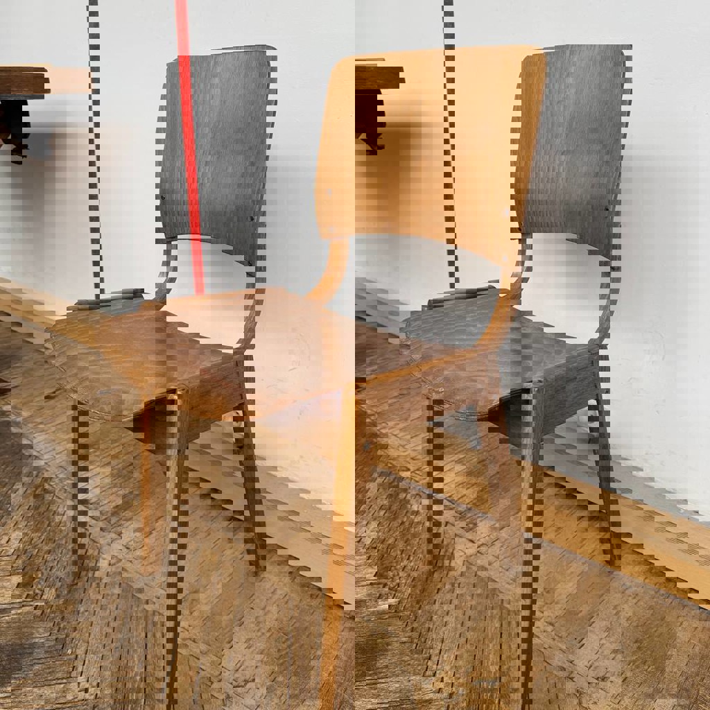 Стул деревянный