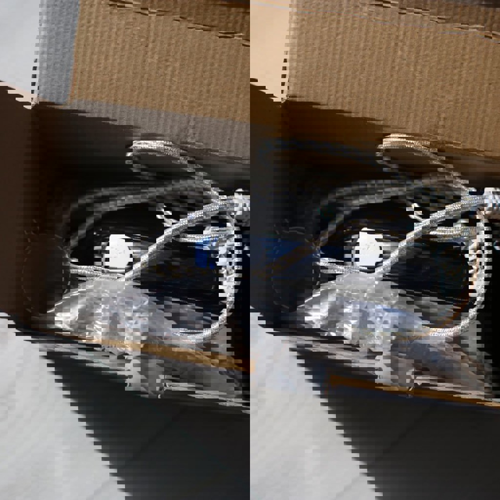 Утюг Starwind SIR2430