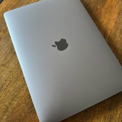Apple MacBook Pro 13' (2020) - фото 2