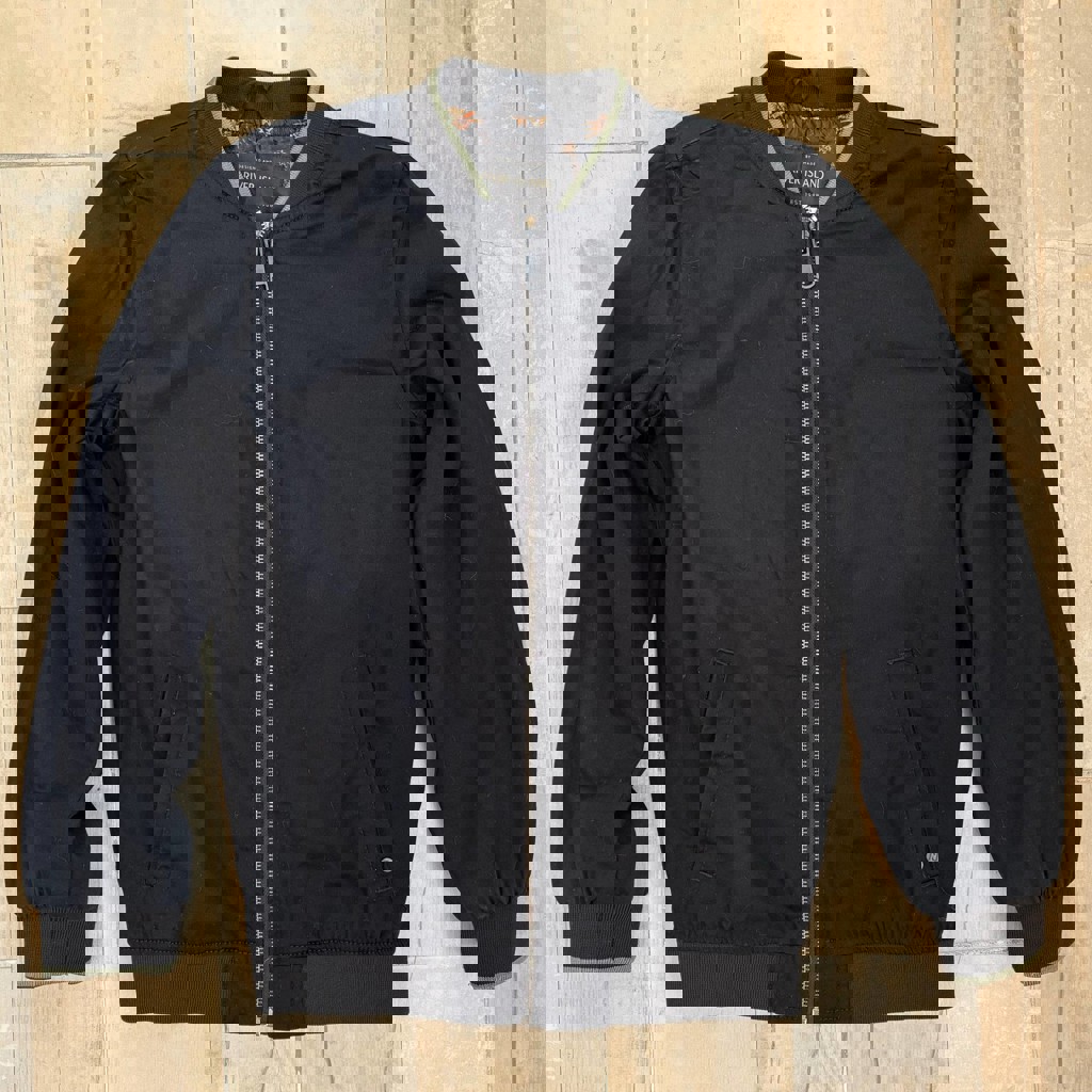 Черный бомбер