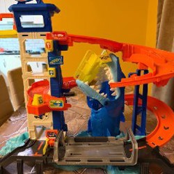 Hot Wheels City Shark Attack Parking - фото 2