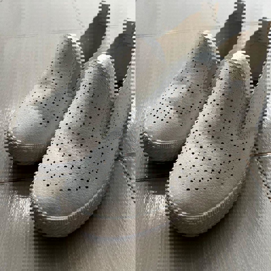 Серые босоножки