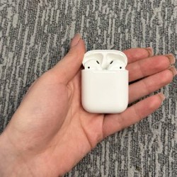 AirPods 1 - фото 10