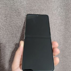 Samsung Galaxy Z Flip 5 - фото 2