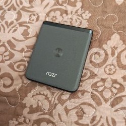 Motorola Razr 2023 - фото 2