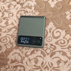 Motorola Razr 2023 - фото 3