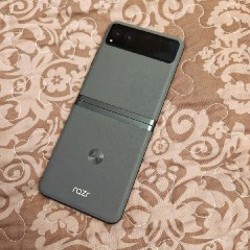 Motorola Razr 2023 - фото 5