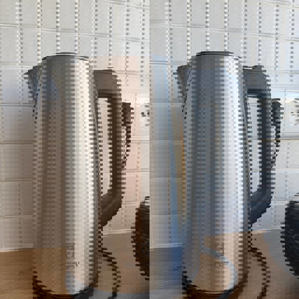 Электрочайник Electrolux