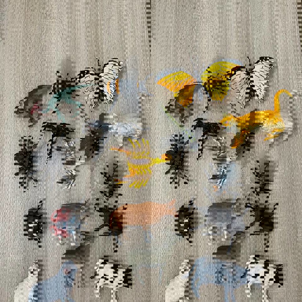 Фигурки игрушки насекомые и животные