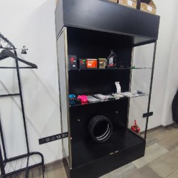 Высокая стеклянная витрина - фото 3